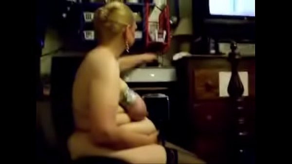 Skank gimp has to cumm