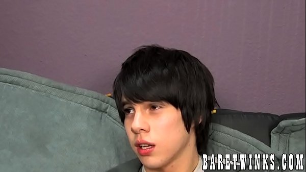Emo youngster jizzes on himself while getting slammed raw