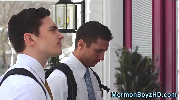 Muscly mormon busts jism