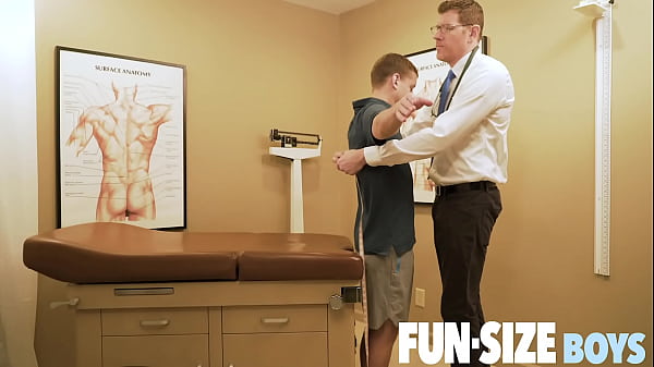 FUNSIZEBOYS – Suspended older physician breeds jumpy youthfull bottom condom-free