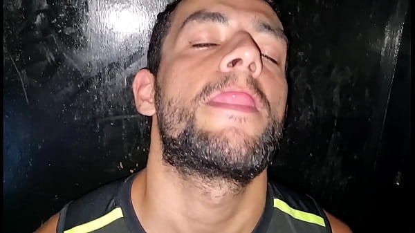 Fodemos o ninja do rabo apertado no box do cinemão queer – FULL RED