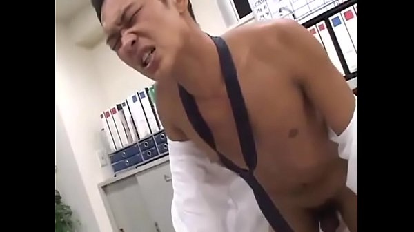 Suited Asian stud getting fellated in his office – Gayfuror.com
