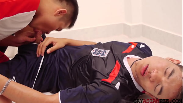Asian stud barebacked by pissing homosexual after sucking dick
